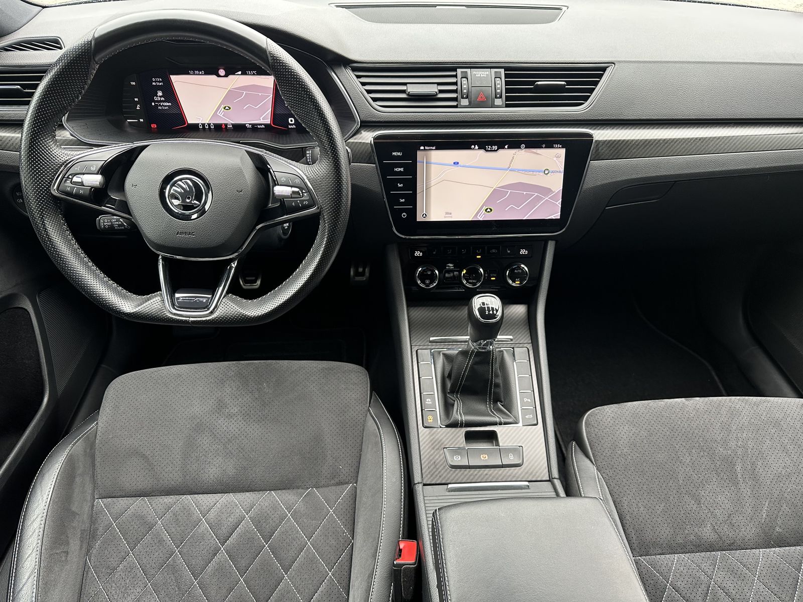 Fahrzeugabbildung SKODA Superb Combi 2.0 TDI Sportline NAV+LED+AHK+VCOCK