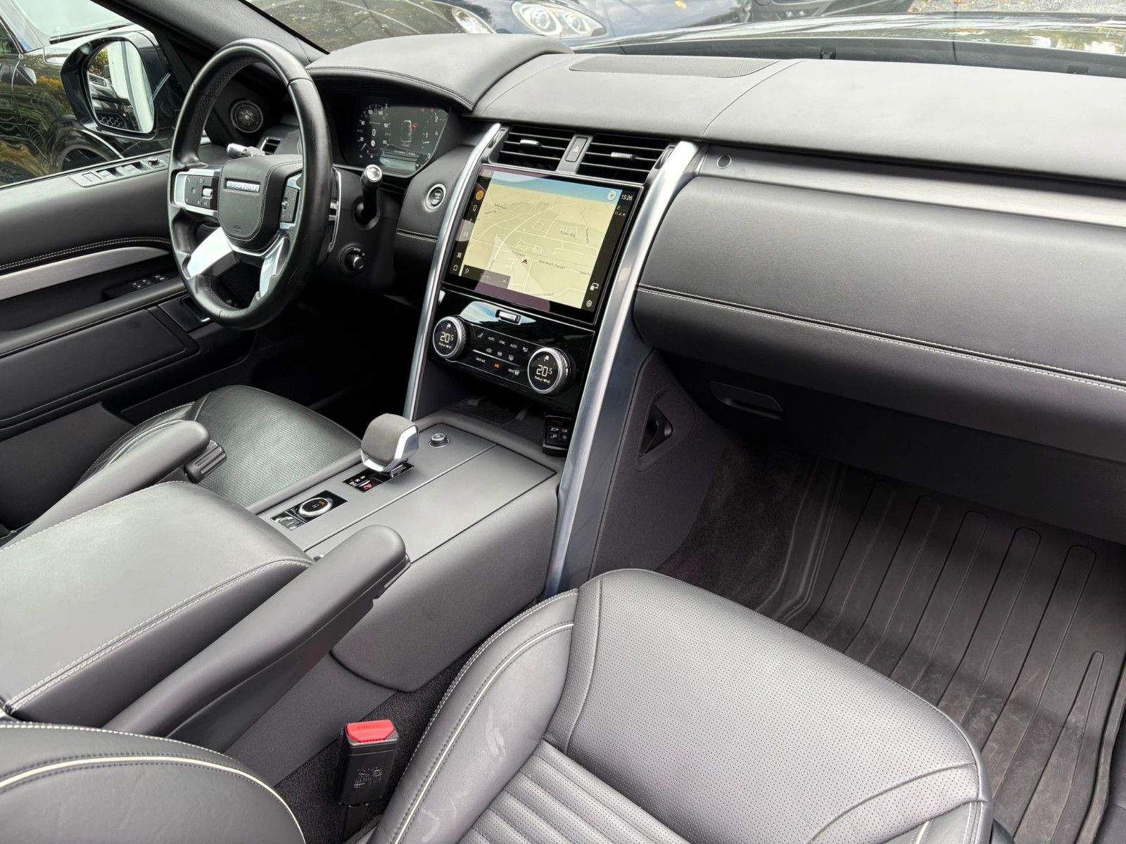 Fahrzeugabbildung Land Rover 5 R-Dynamic HSE D300/7-SITZER/PANO/3D-KAM/VOLL