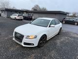 Audi A4 Lim. Attraction 2.0 TDI Automatic - Audi A4 aus 2010 mit Diesel-Antrieb: Limousine