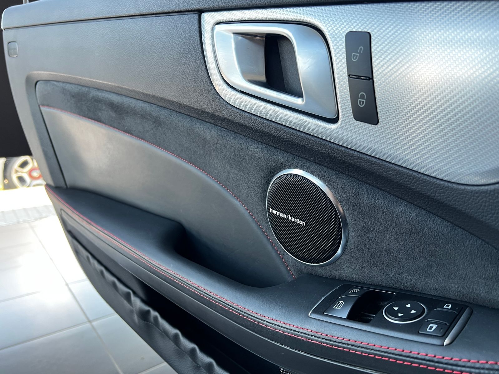 Fahrzeugabbildung Mercedes-Benz SLC 300 AMG H/K LED NAVI