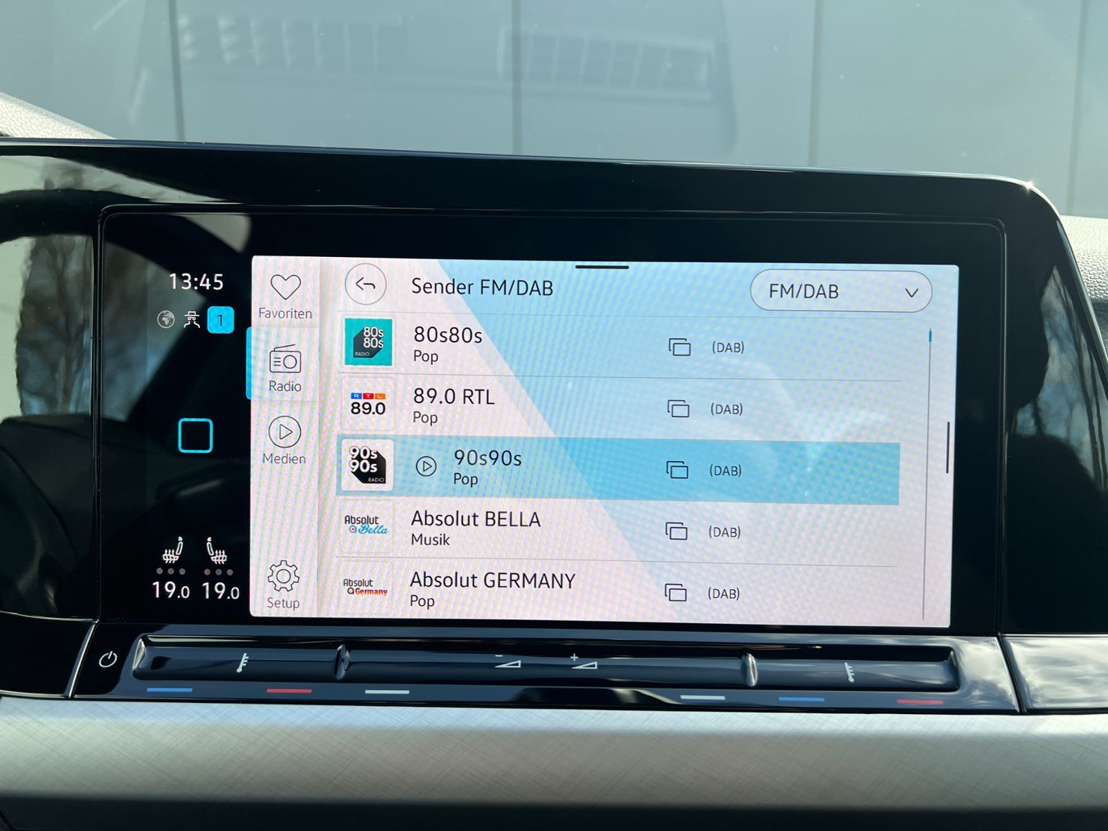 Fahrzeugabbildung Volkswagen Golf VIII 1.5 eTSI Life *AHK, Navi, AppConnect,