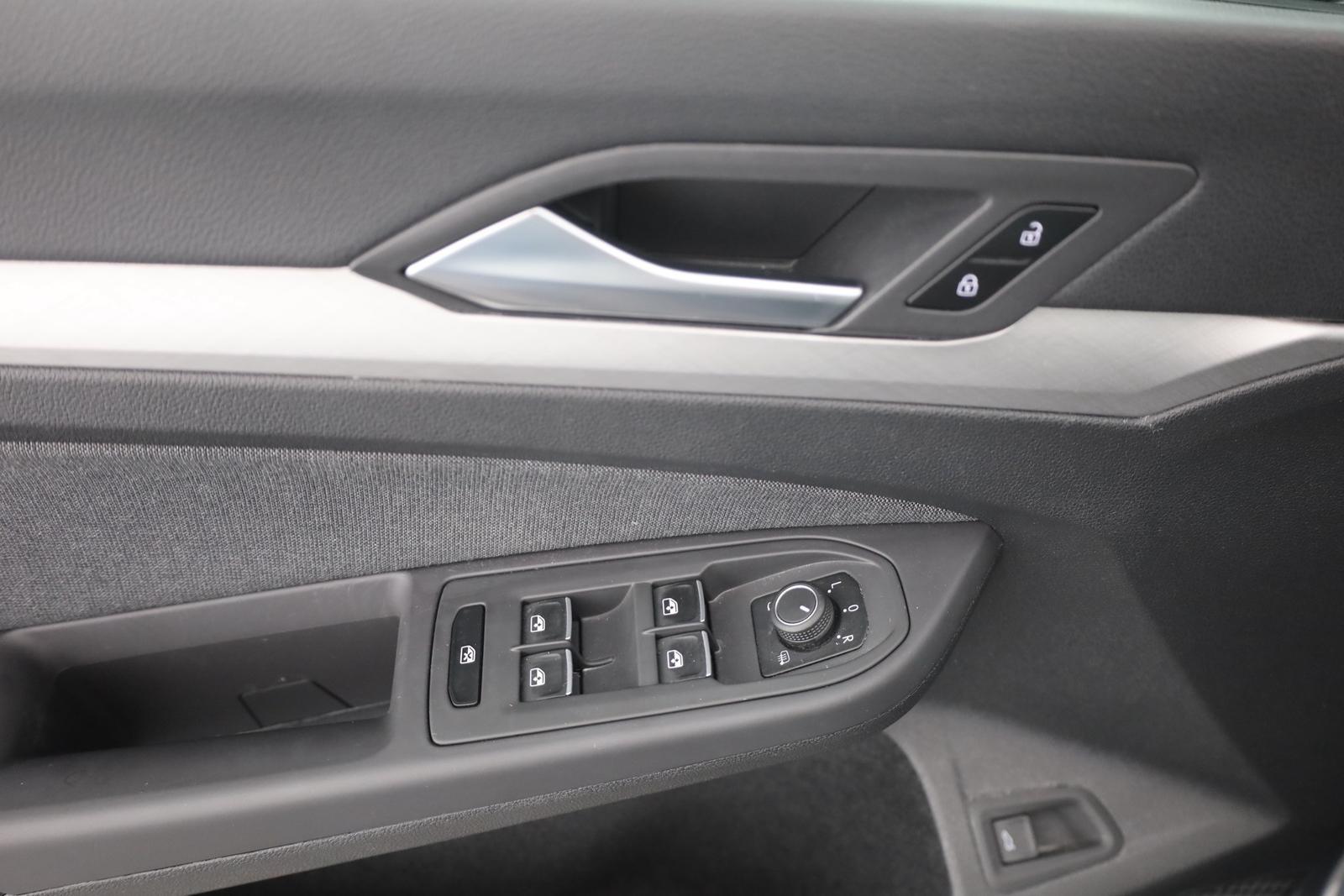 Volkswagen Golf VIII Variant 1.5 eTSI DSG Life LED Navi AHK, миниатюра 21