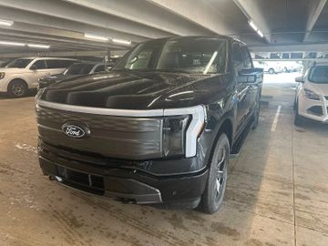 Ford F150 Lightning Lariat grosse Batterie im Vorlauf