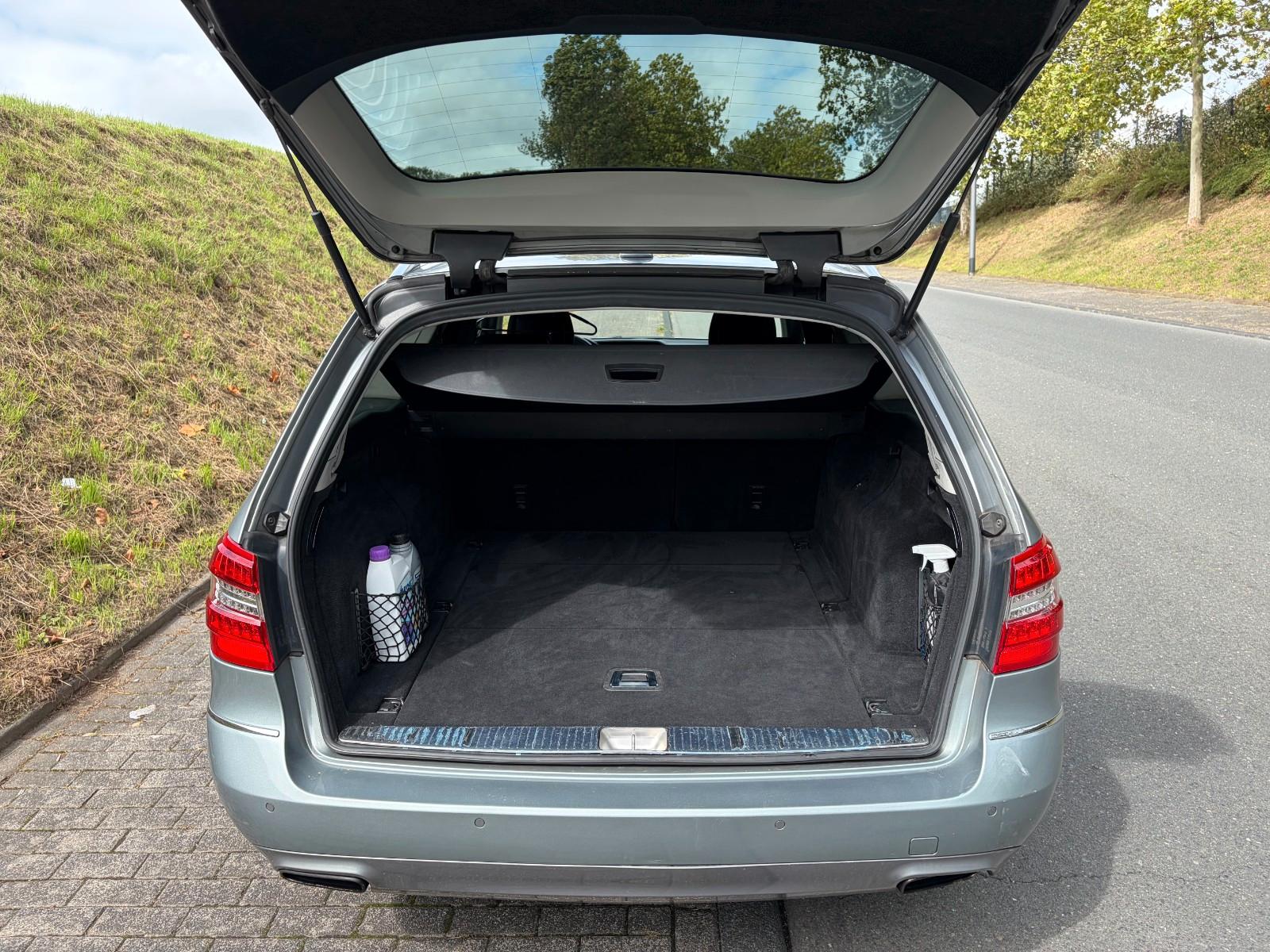 Mercedes-Benz E 220 E T-Modell E 220 CDI BlueEfficiency