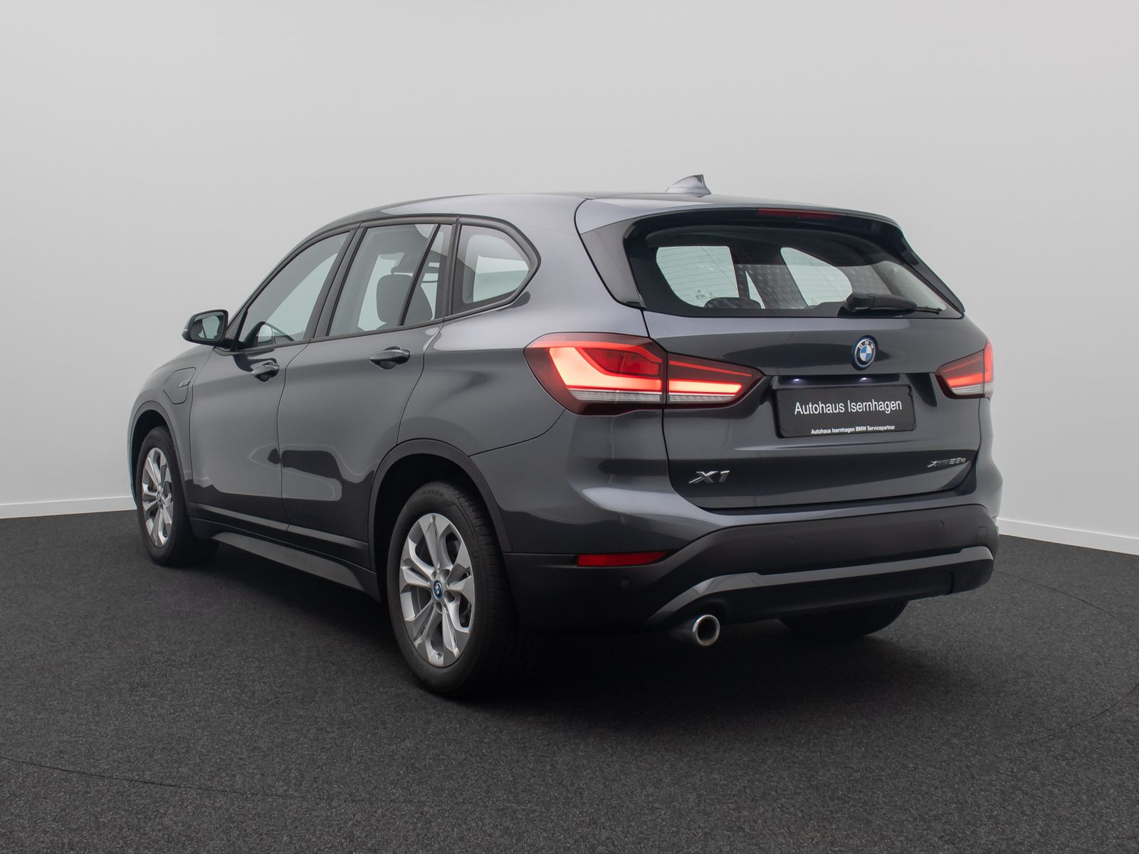 Fahrzeugabbildung BMW X1 xD25e ParkAssist DAB GeschwindigReg Navi LED