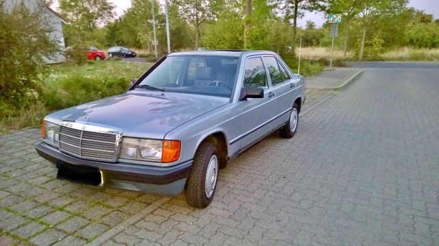 Mercedes-Benz 190 E