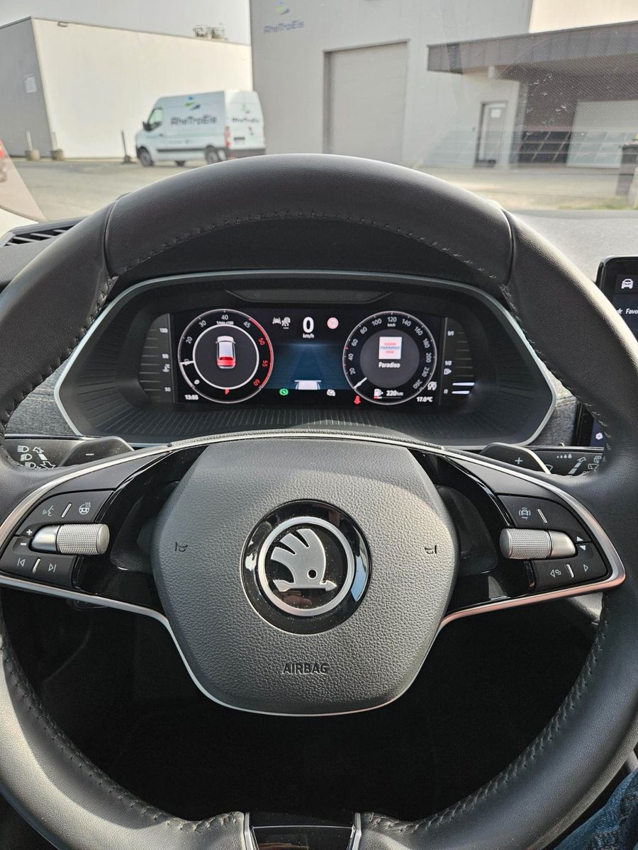 Skoda Octavia Combi 2.0 TDI 110 kW Selection ACC LED foto 13