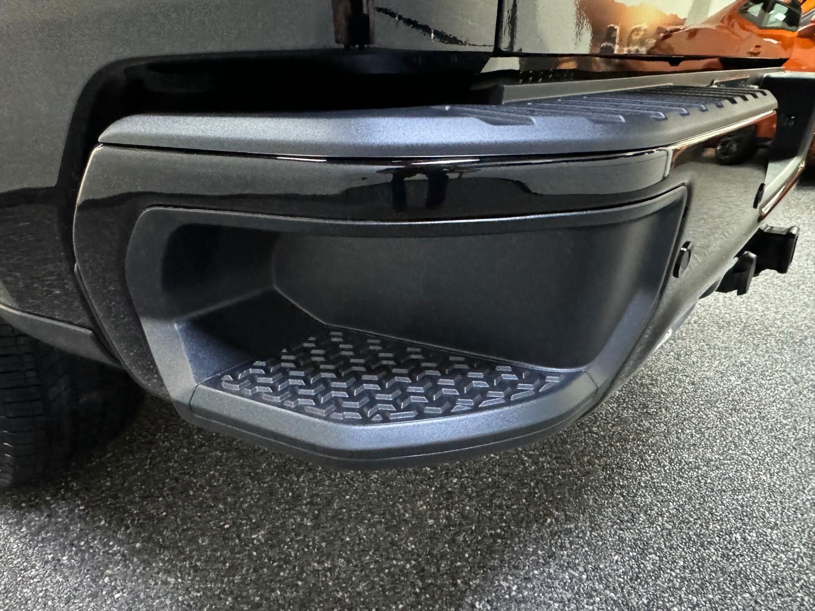 Fahrzeugabbildung Chevrolet 2026 SILVERADO DURAMAX DIESEL 4x4 HIGH COUNTRY