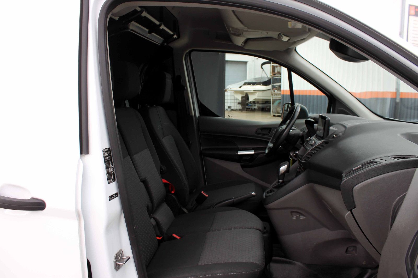 Fahrzeugabbildung Ford Transit Con. 220 L1 Kasten Trend ACC PDC KAM AHK