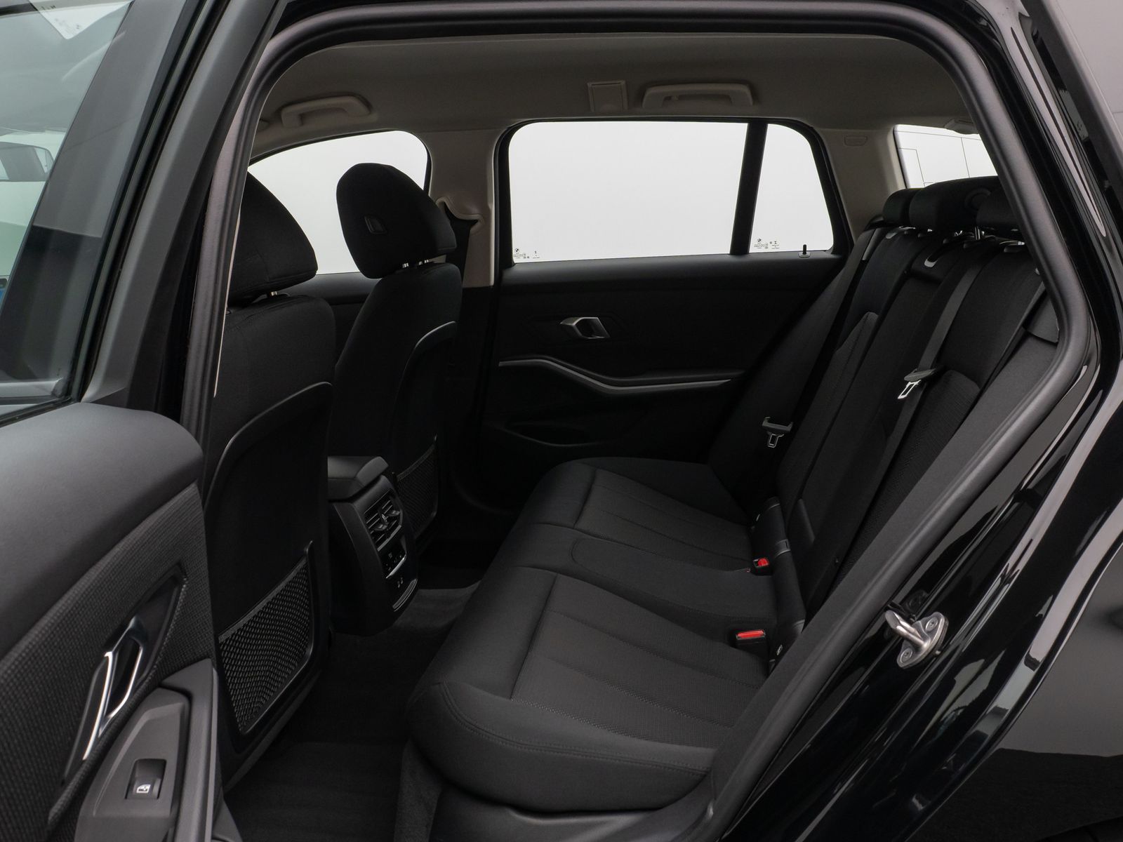 Fahrzeugabbildung BMW 318i DAB CockPit+PDC Sitzhzg Geschwindigkeitsreg