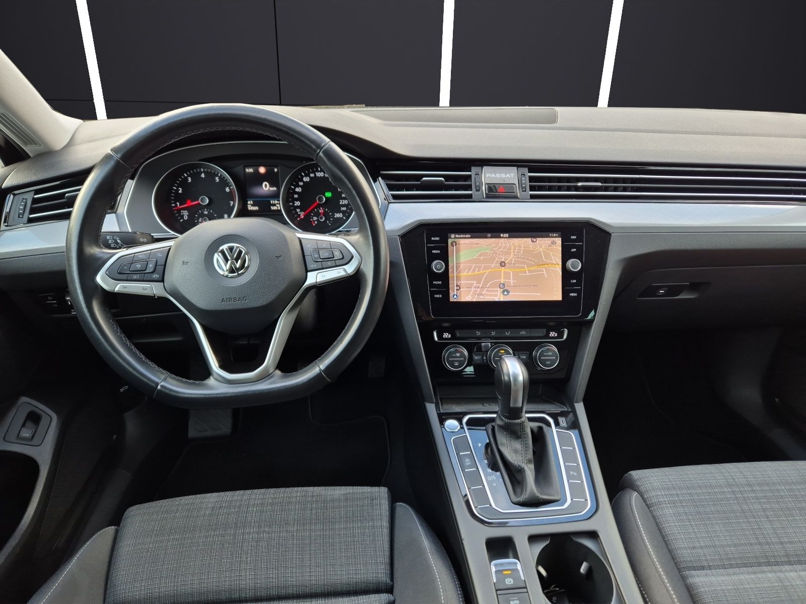 Fahrzeugabbildung Volkswagen Passat Variant BUSINESS TSI DSG LED Navi ACC SH