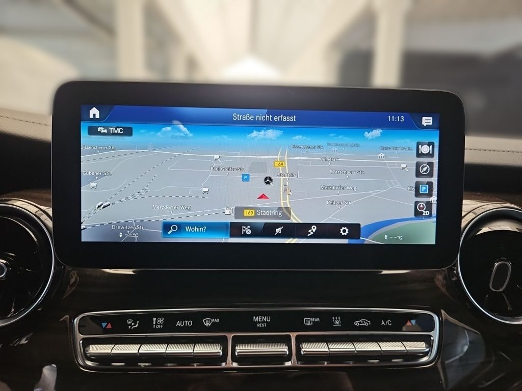Fahrzeugabbildung Mercedes-Benz V 300 d Avantgarde Edition lang AMG 2,5AHK Tisch