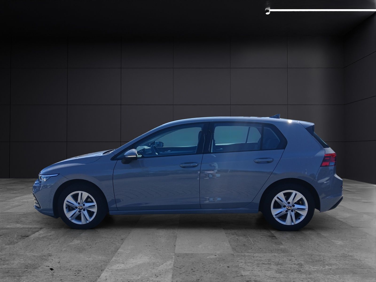 Fahrzeugabbildung Volkswagen Golf VIII eTSI Life DSG LED Navi AID ACC PDC SH