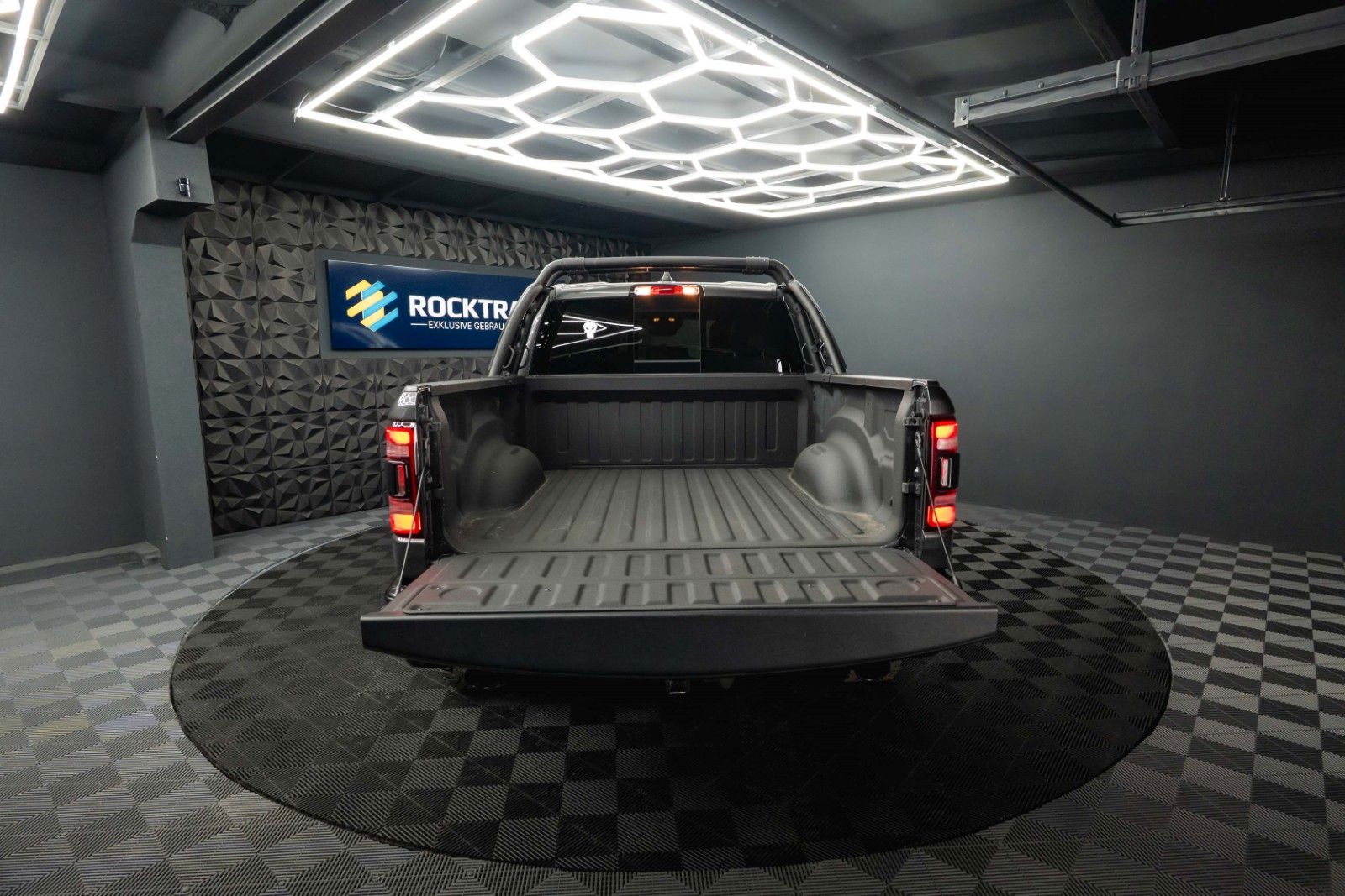 Fahrzeugabbildung Dodge RAM 3.0 V6 EcoDiesel 4x4 REBEL OFFROAD AXLE LOCK