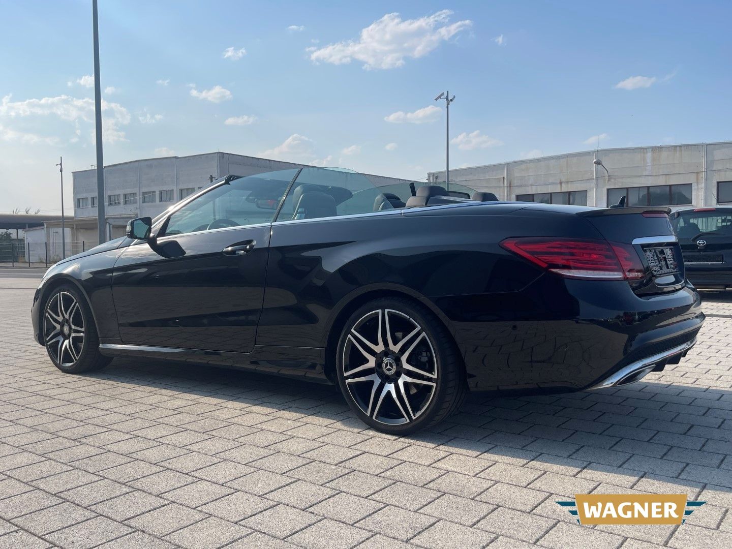 Fahrzeugabbildung Mercedes-Benz E 400 Cabrio AMG Paket Sportsitze