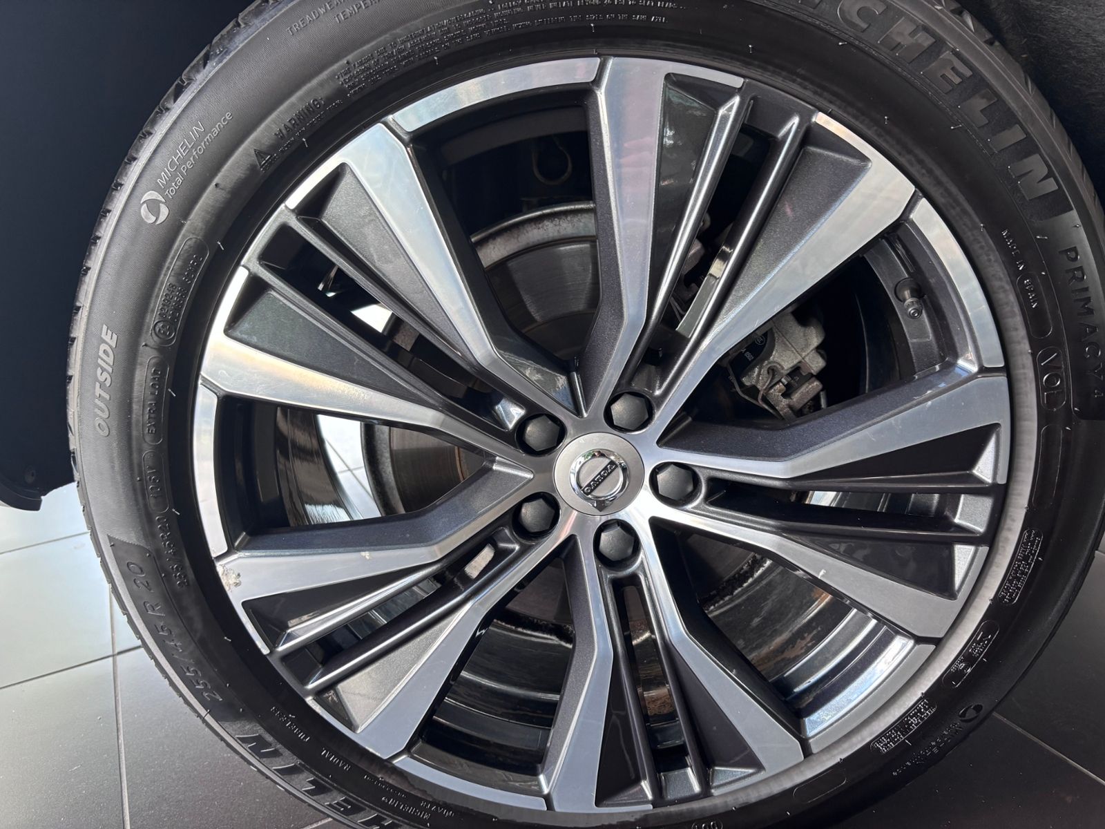 Fahrzeugabbildung Volvo XC60 Inscription AWD AHK H/K ACC MEMORY 20"