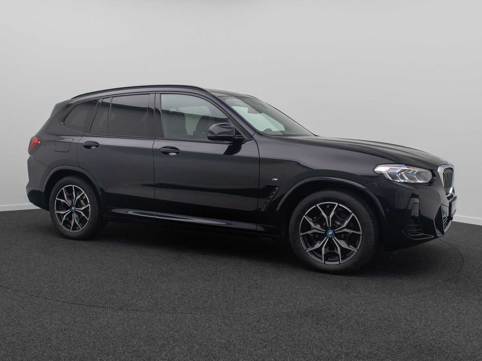Fahrzeugabbildung BMW X3 xD30e M Sport Laser DAB Kamera HUD Panorama