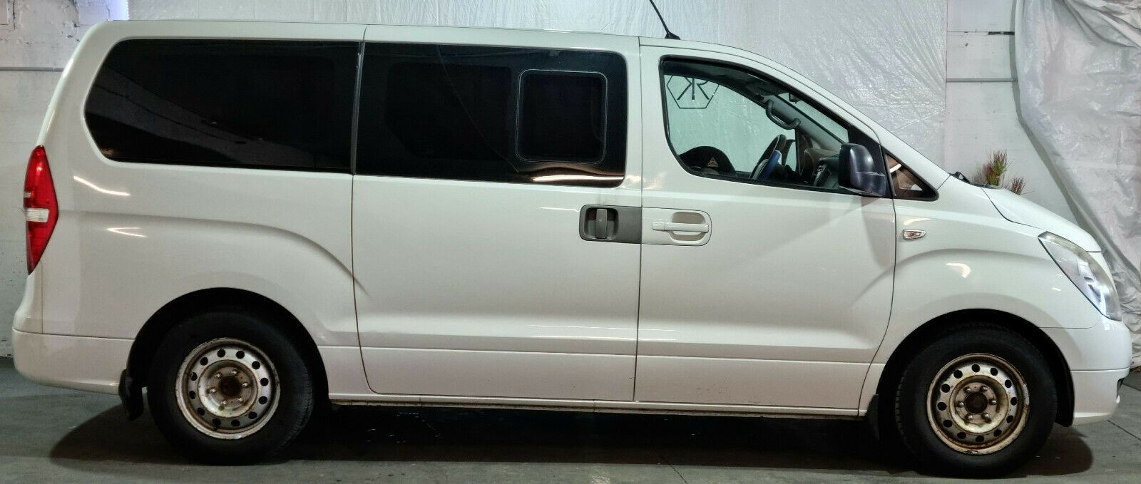 HYUNDAI H-1 Travel Premium 8-Sitzer Familienbus