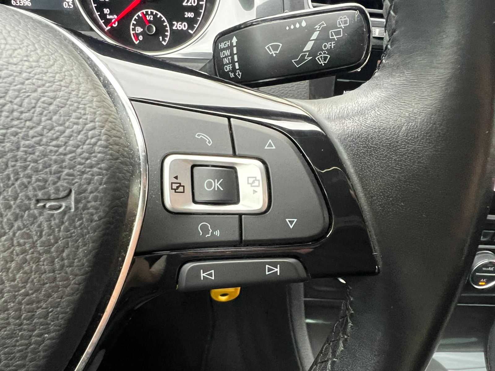 Fahrzeugabbildung Volkswagen Golf VII Comfortline 1.5 TSI ACT *Standhzg.,LED,