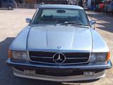 Mercedes-Benz 350 SLC - silberne Mercedes-Benz 350