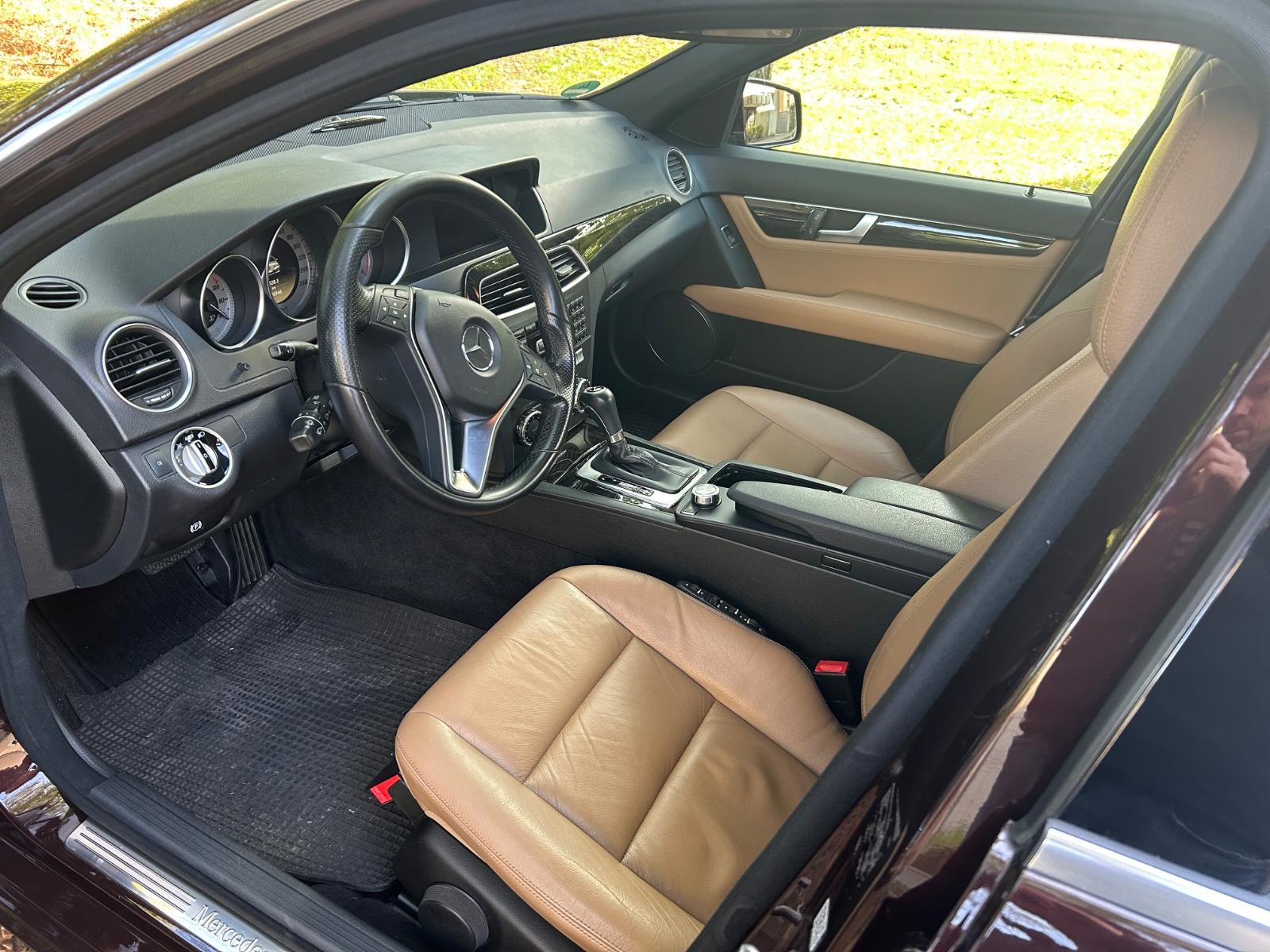 Mercedes-Benz C220 2011 — photo 6
