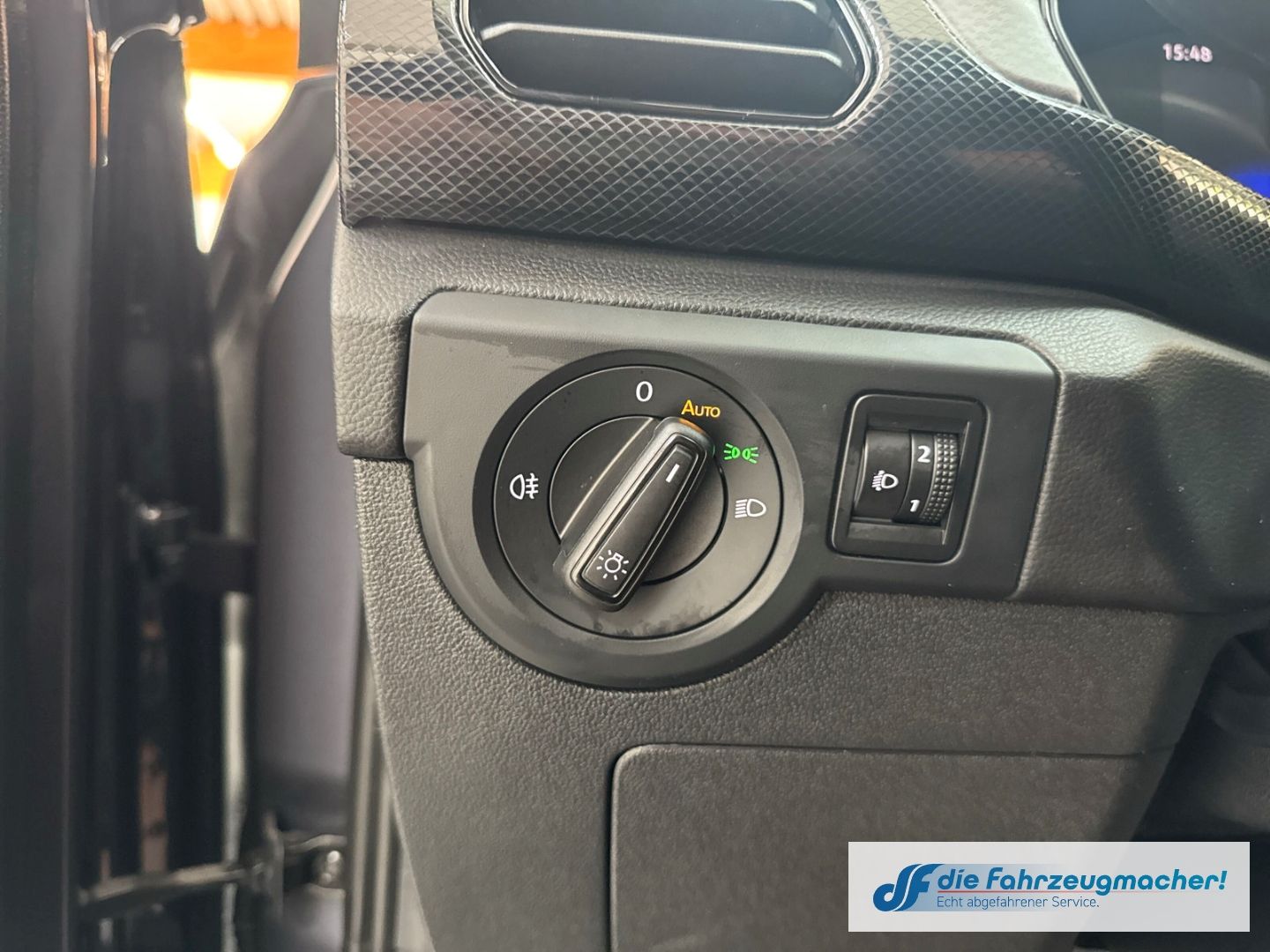 Fahrzeugabbildung Volkswagen T-Cross 1.0 TSI 85 kW Life Digitales Cockpit LED