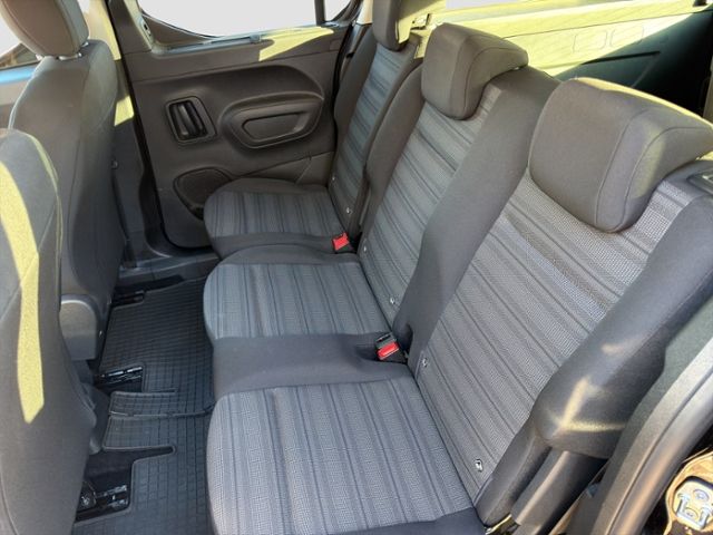 Fahrzeugabbildung Opel Combo Life E Edition XL Rollstuhlrampe