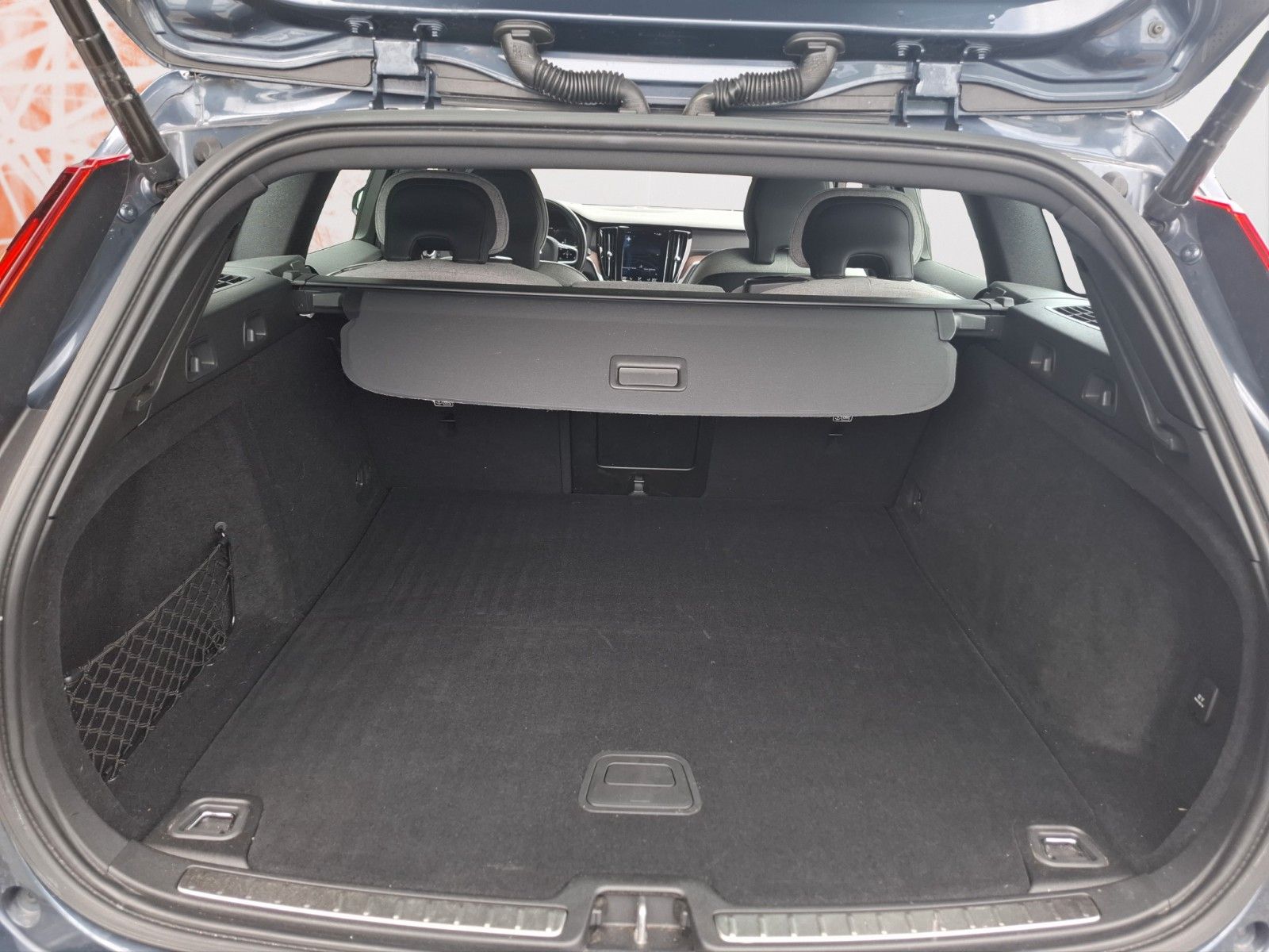 Fahrzeugabbildung Volvo V60 Kombi Inscription Recharge Plug-In Hybrid AW