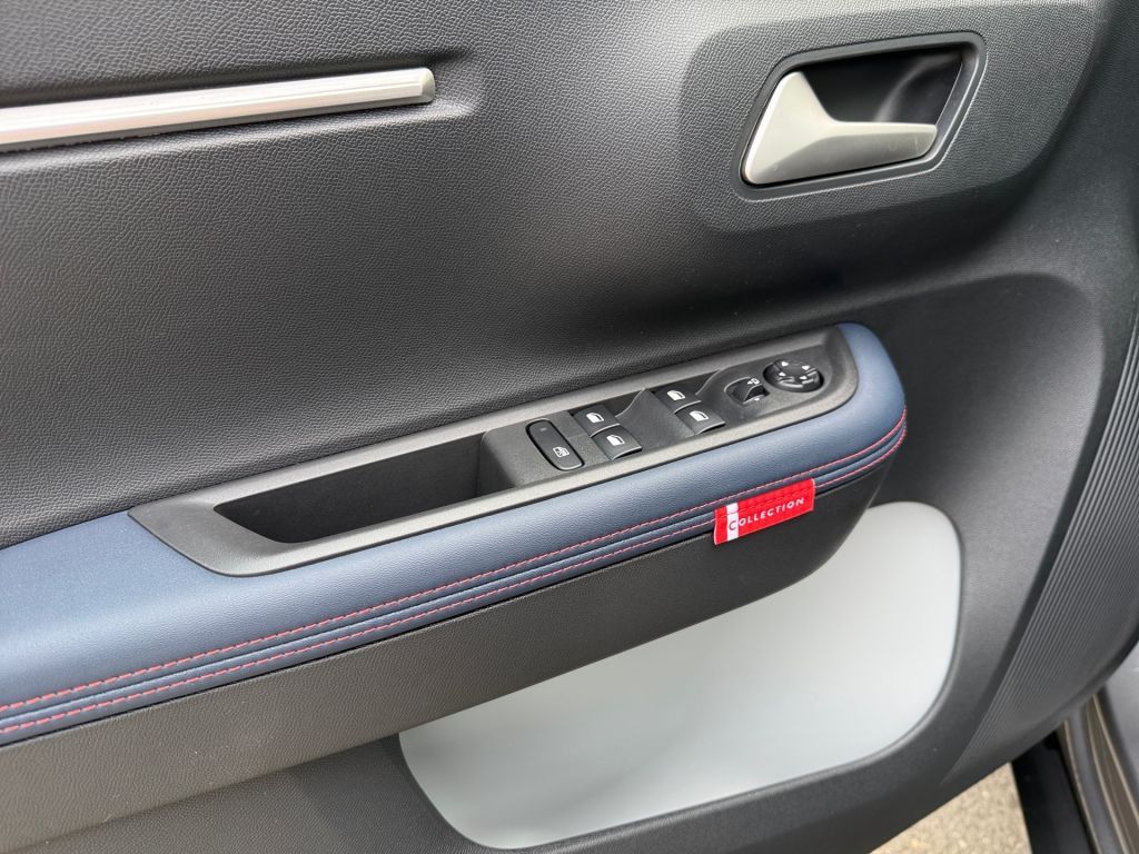 Fahrzeugabbildung Citroën C3 Hybrid 110 COLLECTION