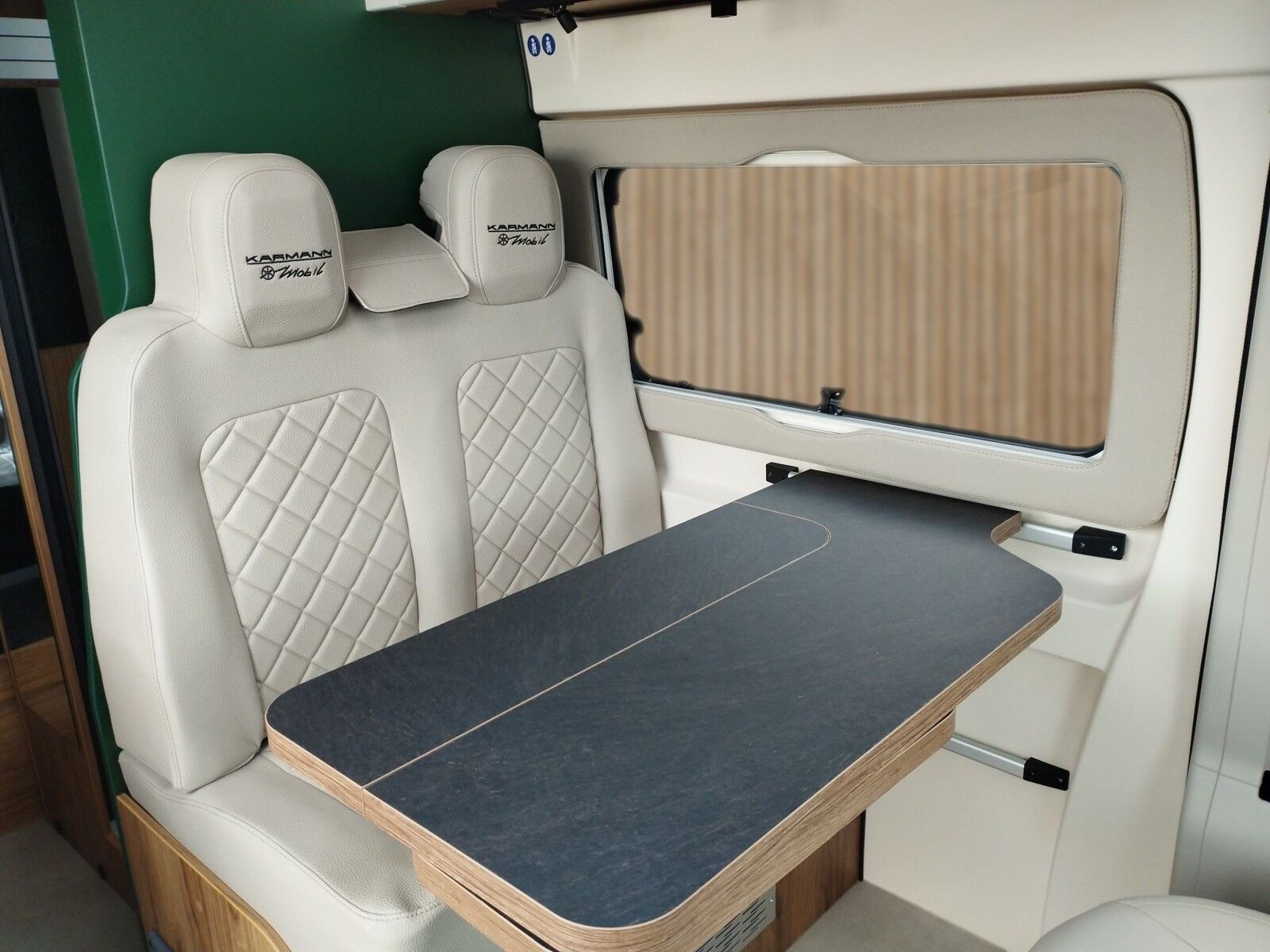 Fahrzeugabbildung Karmann Dexter DE 580 140 PS und Concept Paket