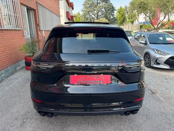 Porsche Cayenne - 5