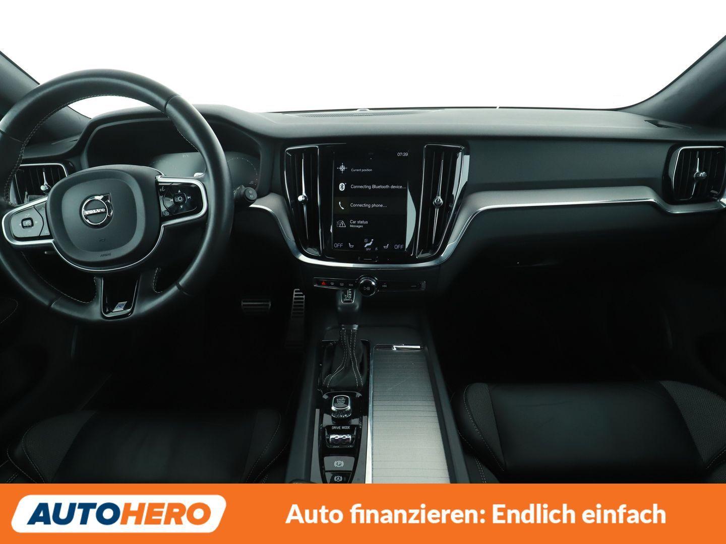Volvo V60 2.0 T4 R-Design Aut.*NAVI*ACC*360CAM*HK*SHZ*