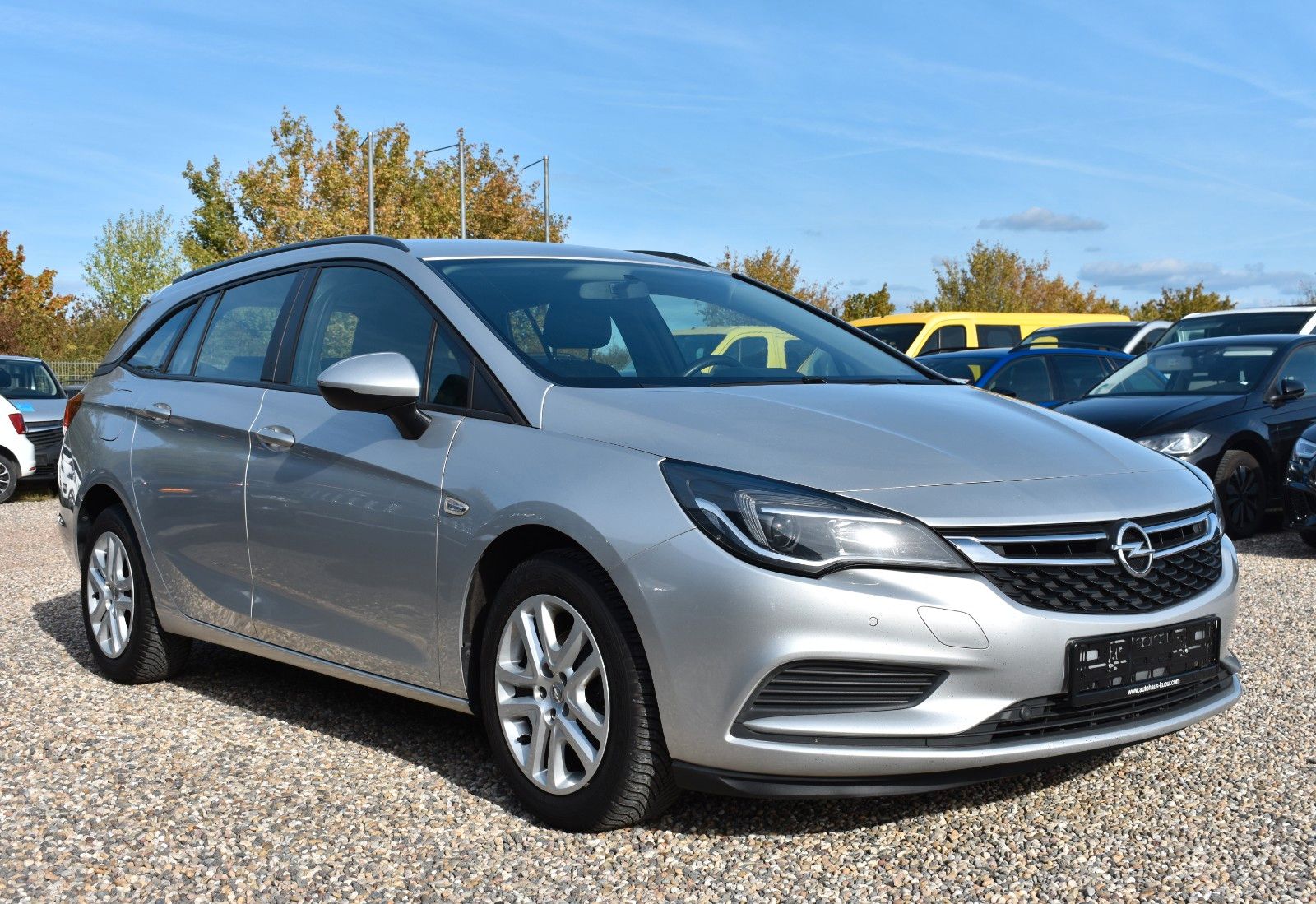 Fahrzeugabbildung Opel Astra K Sports Tourer Edition KLIMA/PDC/TEMPOMAT