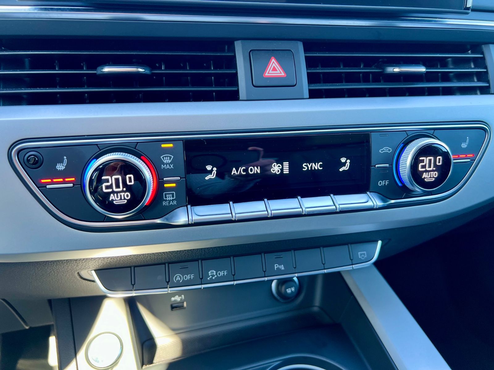 AUDI A4 Avant TDI LEDER AHK LED SHZ NAVI KAMERA