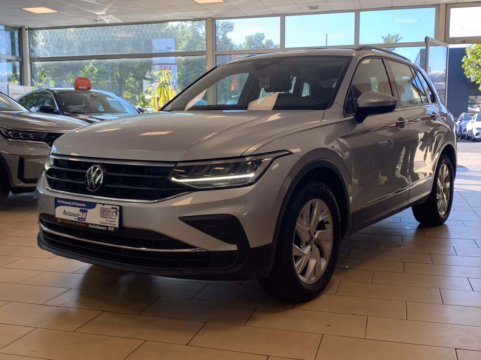 Volkswagen Tiguan 4Motion*AHK*ACC*CAM*DSG*Navi*1.Hand*LED