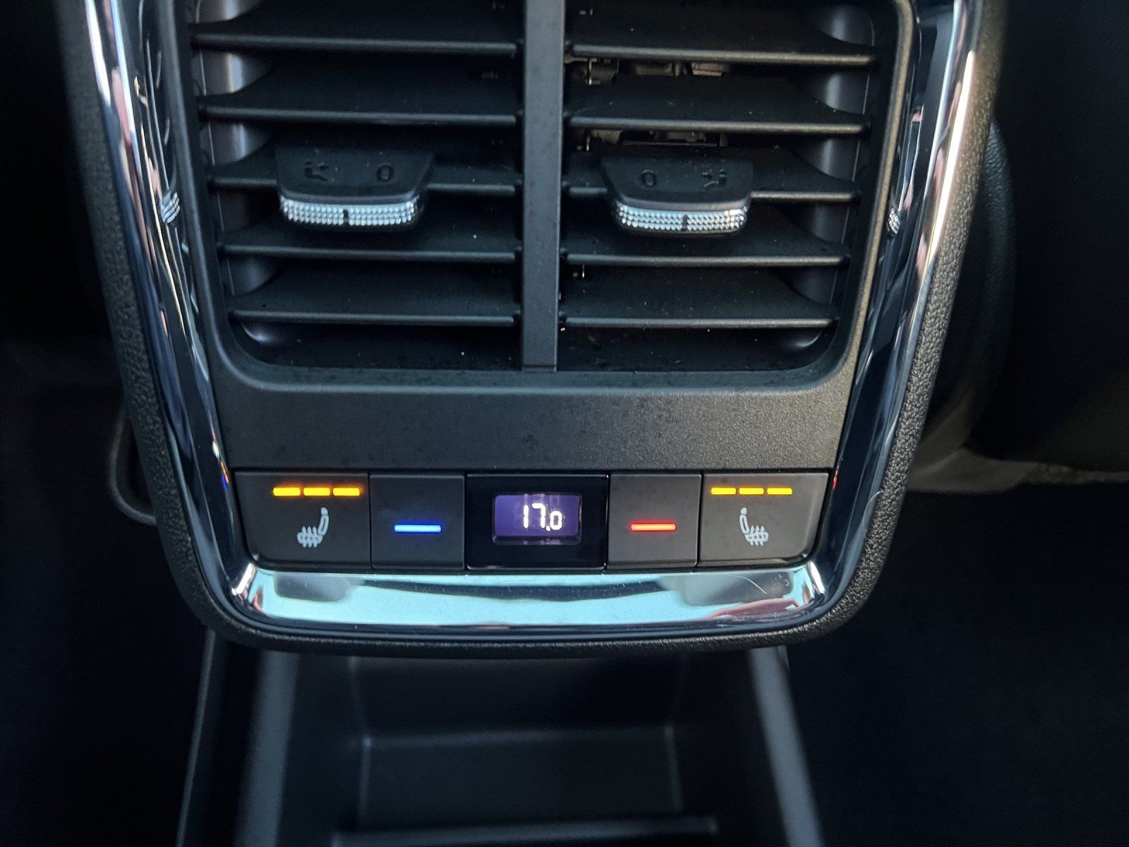 Fahrzeugabbildung SKODA Enyaq RS Suite/MAXX/PANO-DACH/AHK/HUD/DCC/ACC/