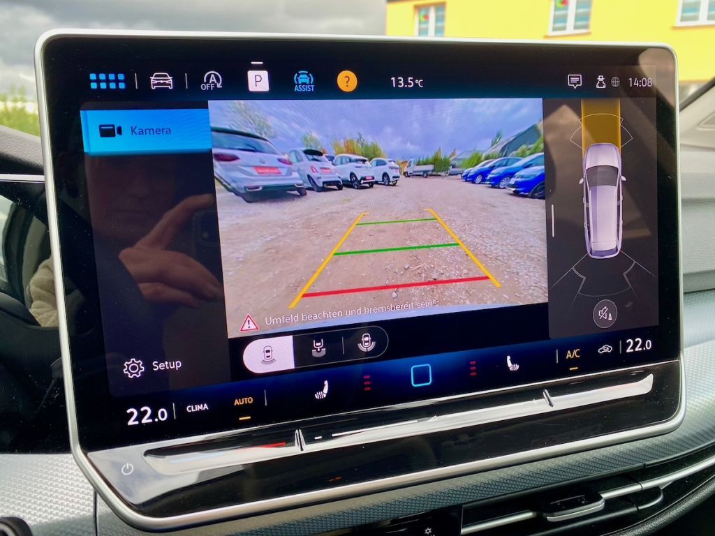 Fahrzeugabbildung Volkswagen Golf Variant 1.5 TSI Life AHK GZJR AAC KAM SHZ