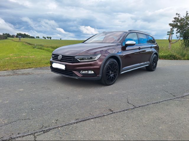 VW Passat Alltrack 2.0 TDI SCR 176kW DSG BMT 4M...