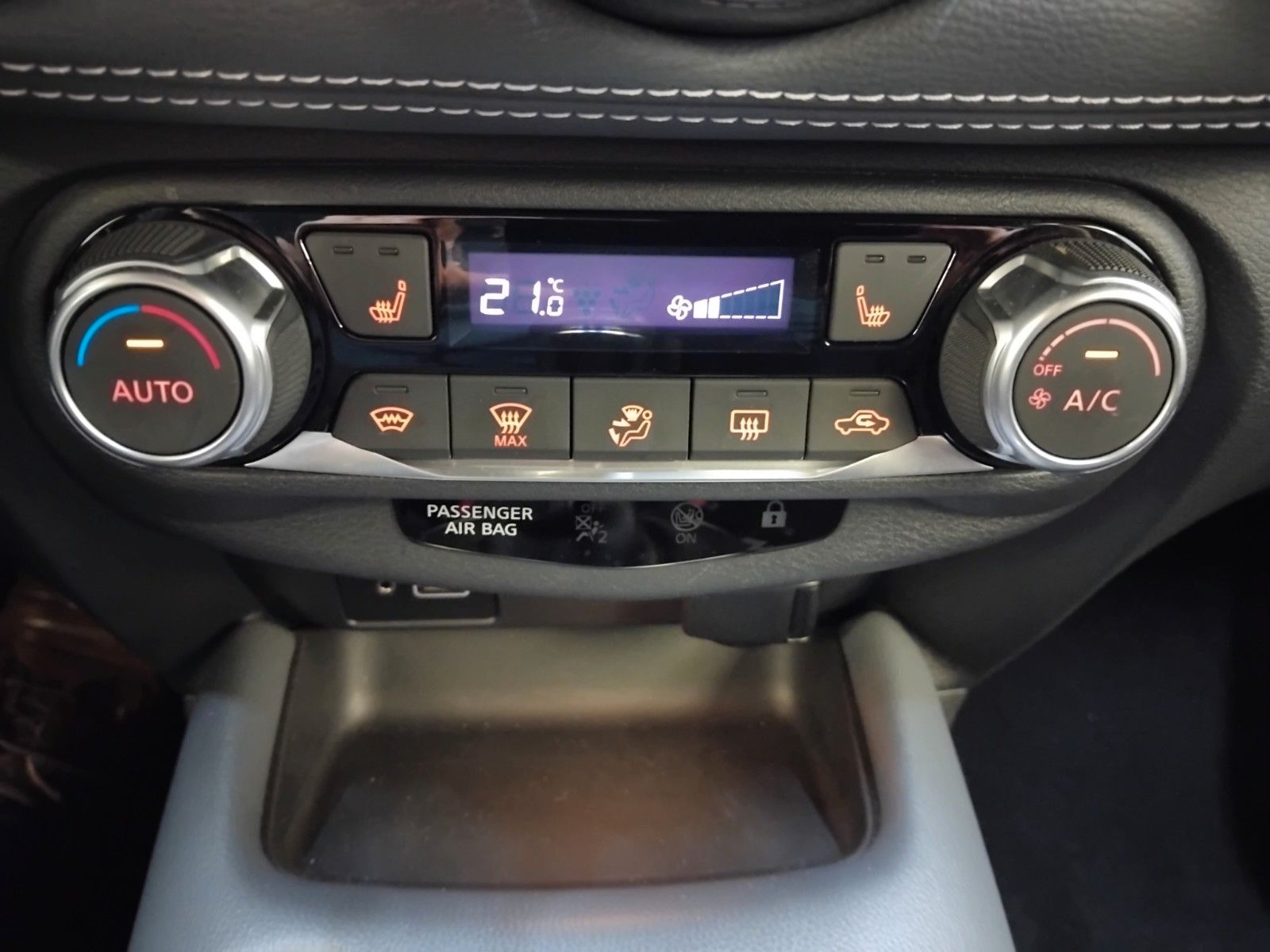 Nissan Juke (12/2022, Benzin)