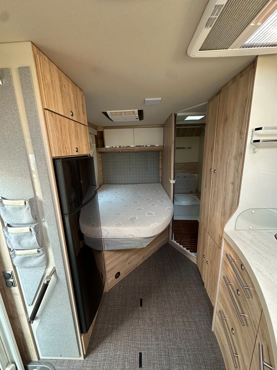 Fahrzeugabbildung Eura Mobil Profila T 675 SB *rollerbühne*