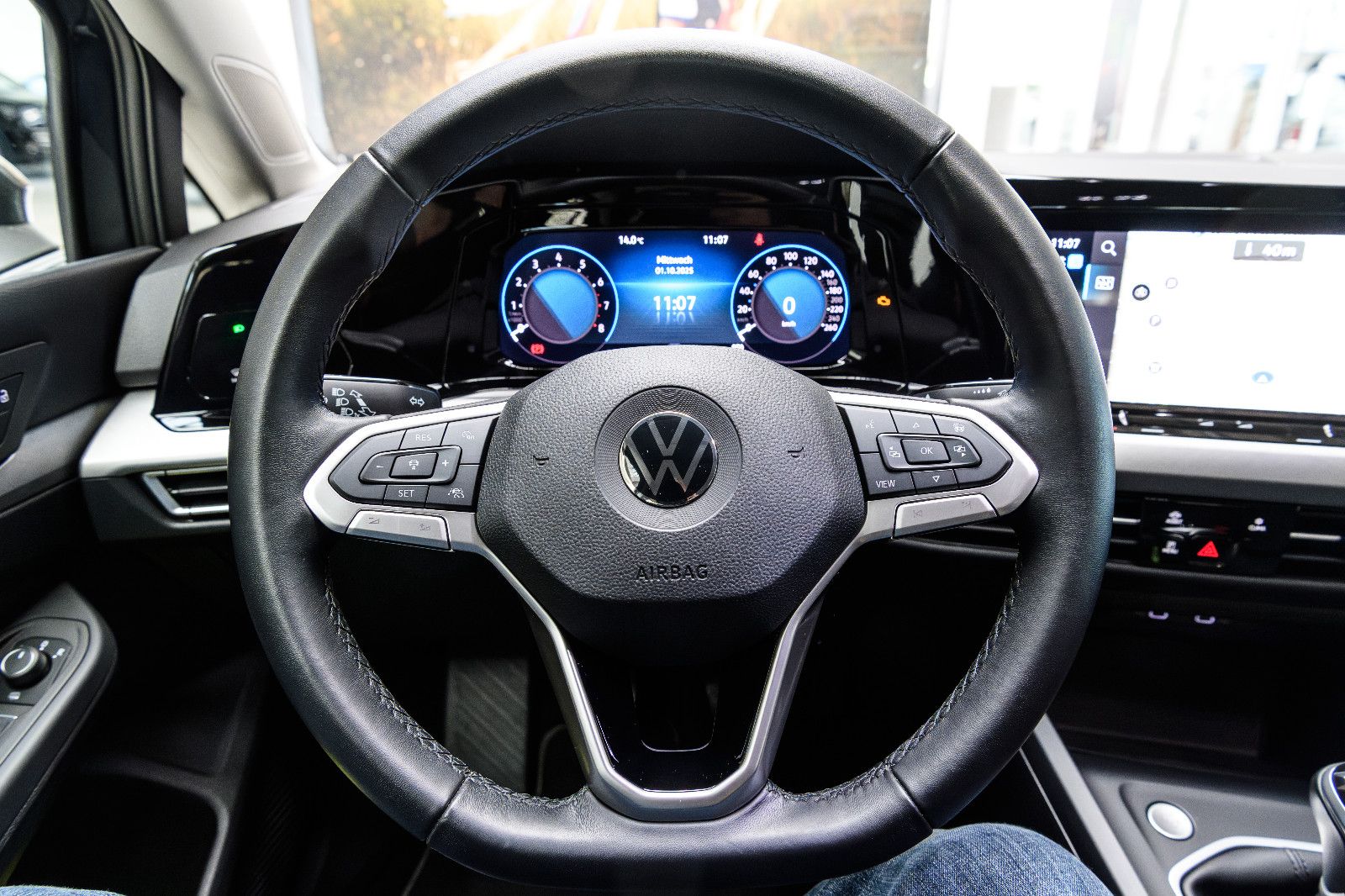 Fahrzeugabbildung Volkswagen Golf VIII Life +Navi +SHZ +ALU +LED +PDC