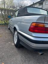 BMW E36 320i BMW Cabrio - BMW 320 aus 1995: 320i