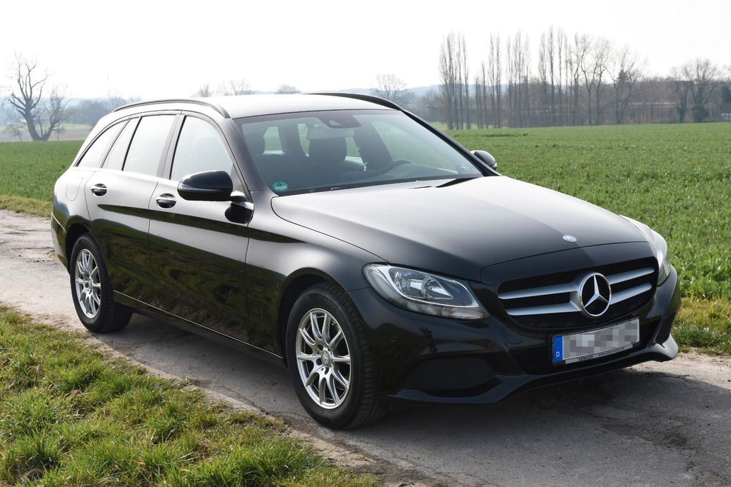 Image of Mercedes-Benz C 220