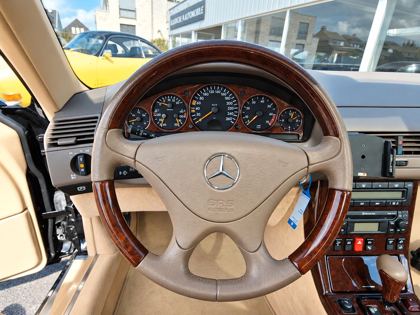 Fahrzeugabbildung Mercedes-Benz SL 280/BRD/Erstlack+Historie/Panorama/1A Sammler