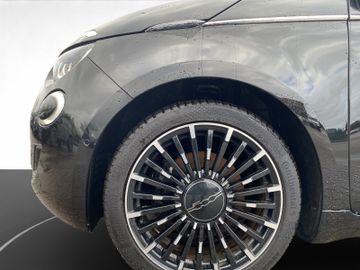 Fiat 500e 3+1 La Prima MJ22 Winter-Paket + 360° Kamer