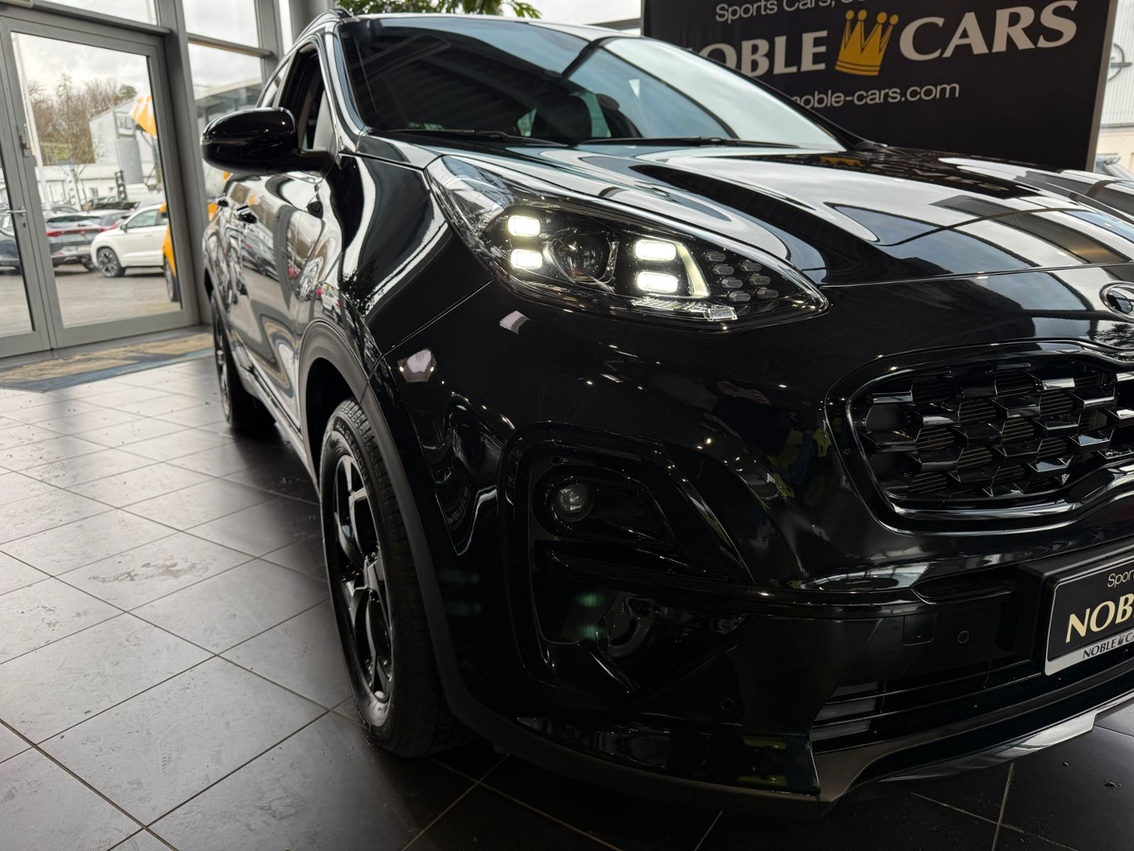 Fahrzeugabbildung Kia Sportage Black Edition AWD JBL LED NAVI