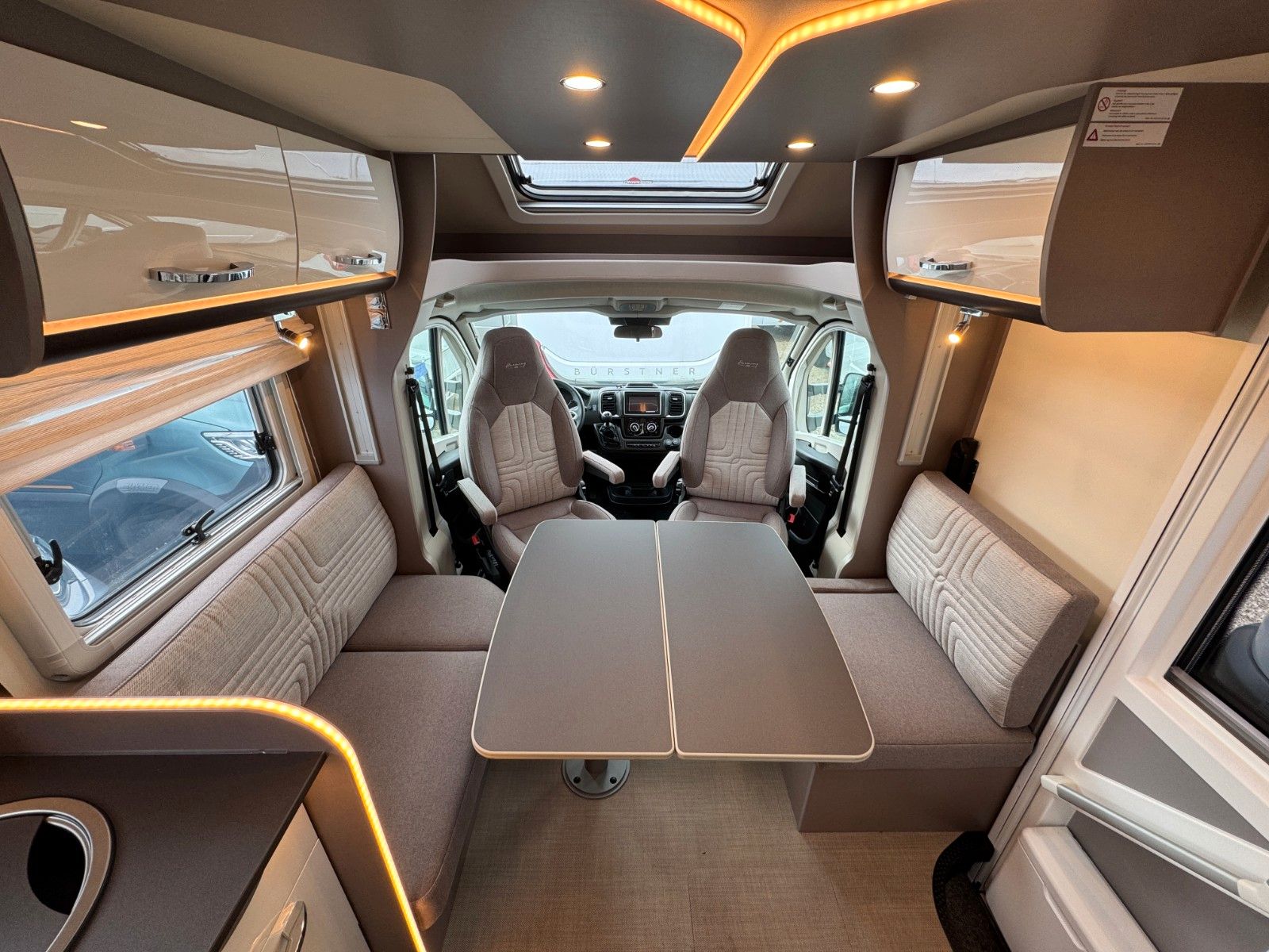 Fahrzeugabbildung Bürstner Lyseo TD 727 G Harmony Line - SIE SPAREN -28%!