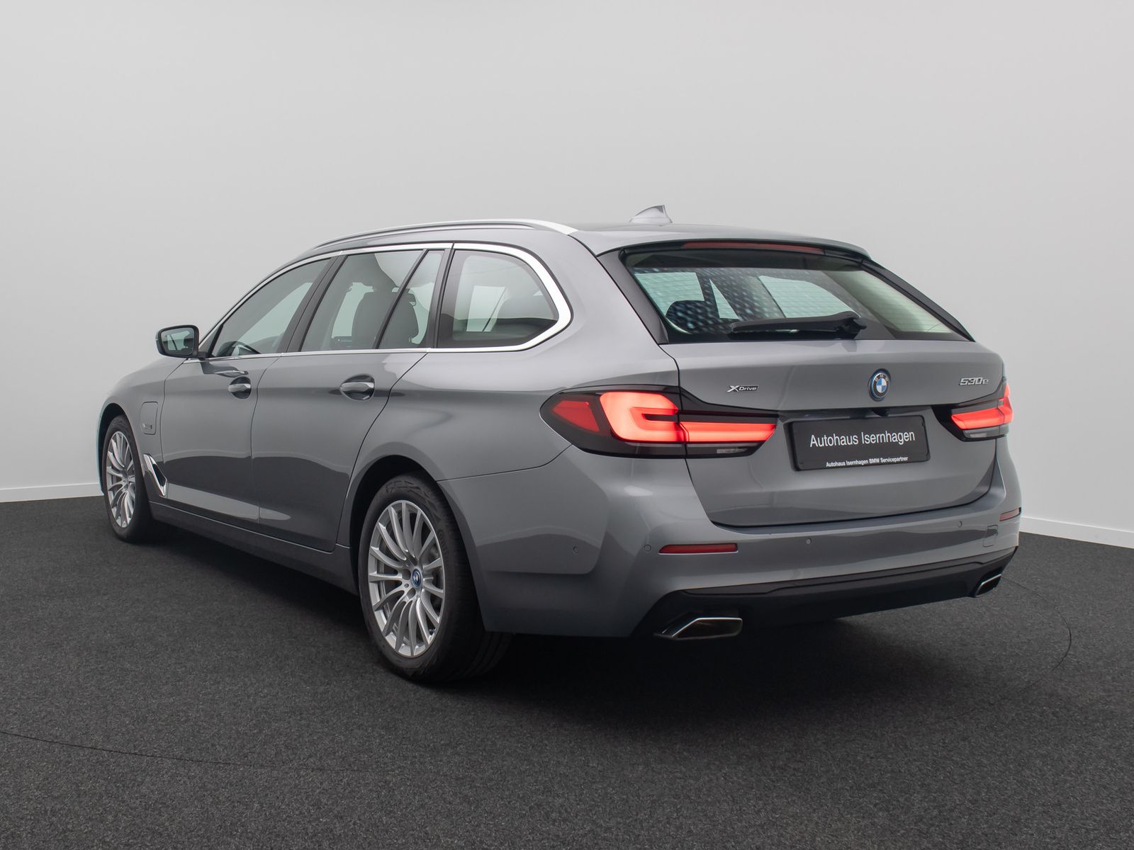 Fahrzeugabbildung BMW 530e xD  Kamera Laser HUD DAB H/K Komfort Alarm