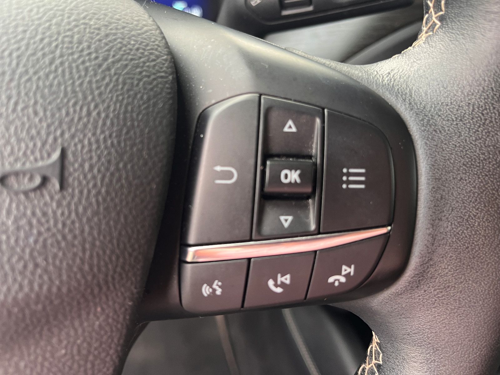 Fahrzeugabbildung Ford Focus Lim. Vignale