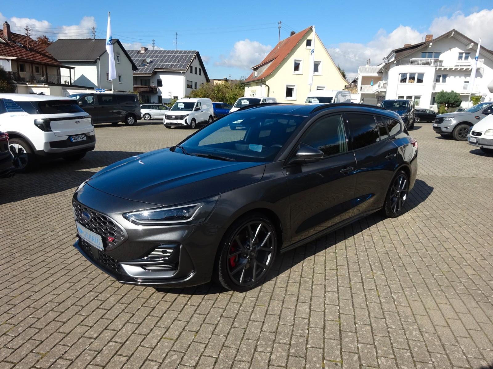 Ford Focus Turnier ST X Anhängekupplung iACC LED